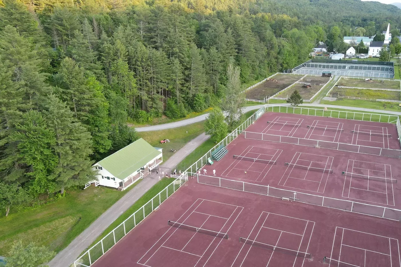 some of the red clay courts at Windridge