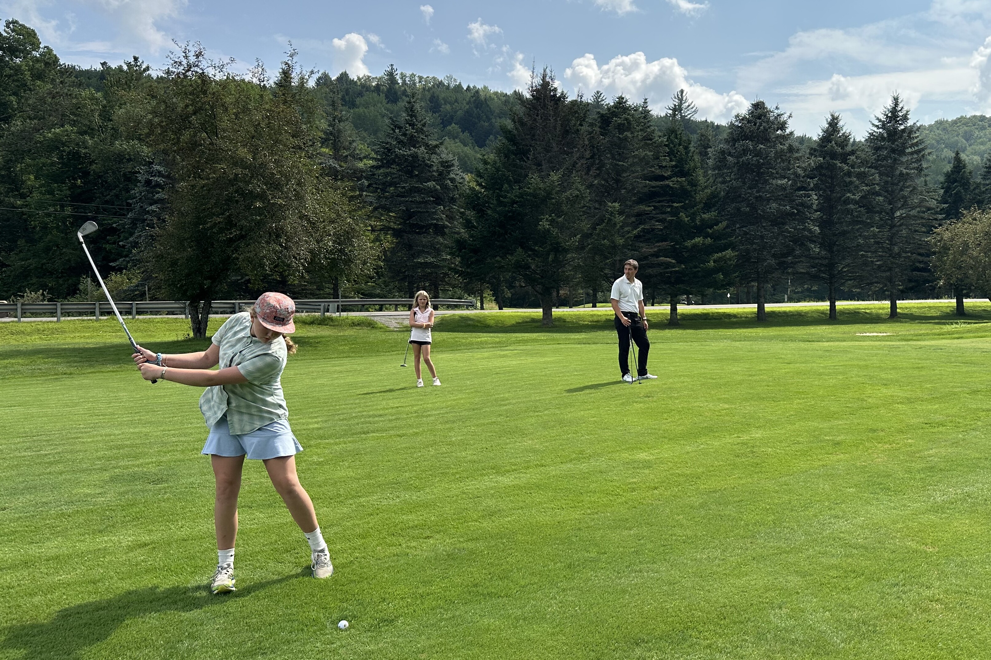 windridge camper playing golf